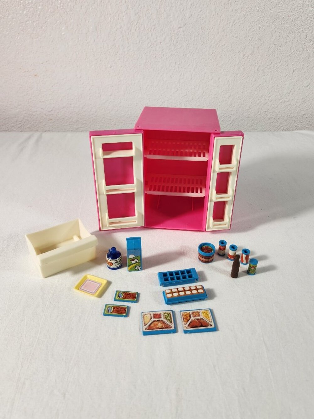 VINTAGE 1984 MATTEL BARBIE DREAM HOUSE KITCHEN PINK Refrigerator + Accessories